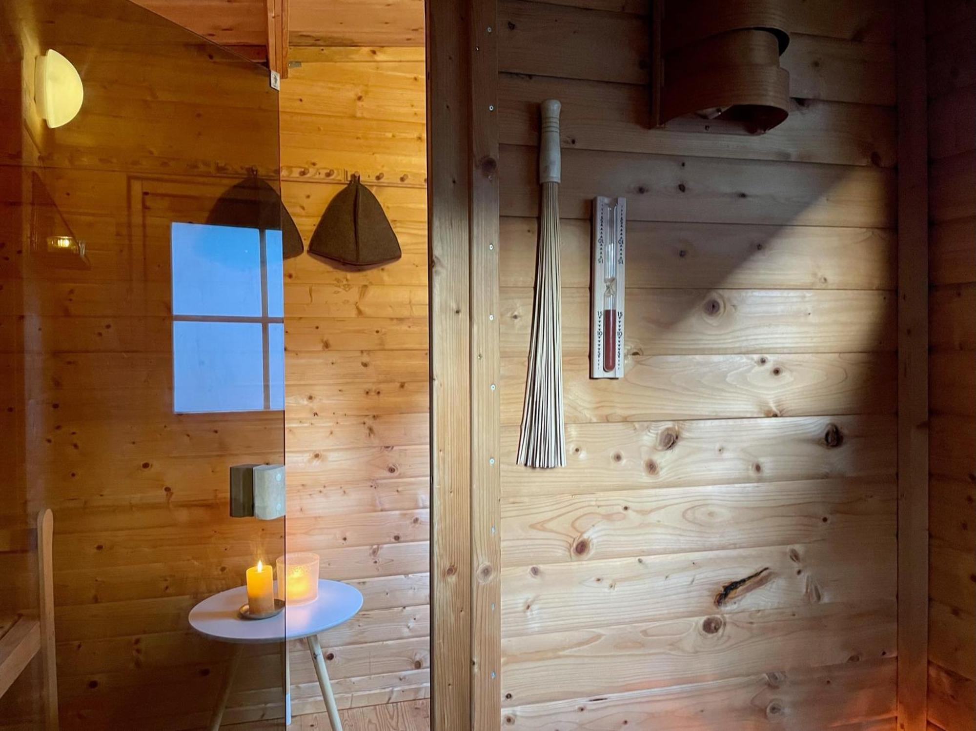 Modernes Holzhaus Im Skandinavischen Stil Mit Sauna, Garten Und 2 Katzen Нордерштедт Экстерьер фото