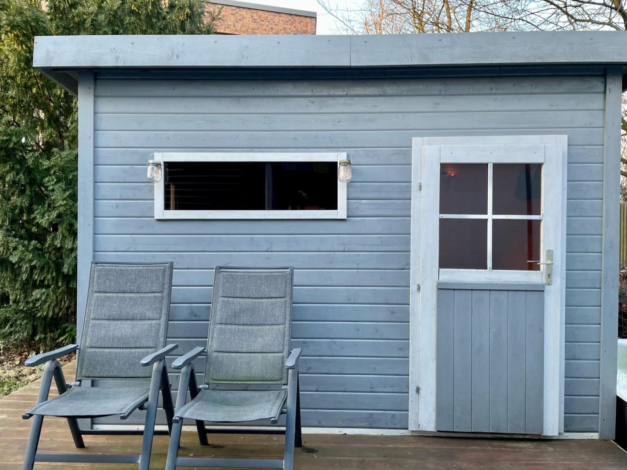 Modernes Holzhaus Im Skandinavischen Stil Mit Sauna, Garten Und 2 Katzen Нордерштедт Экстерьер фото