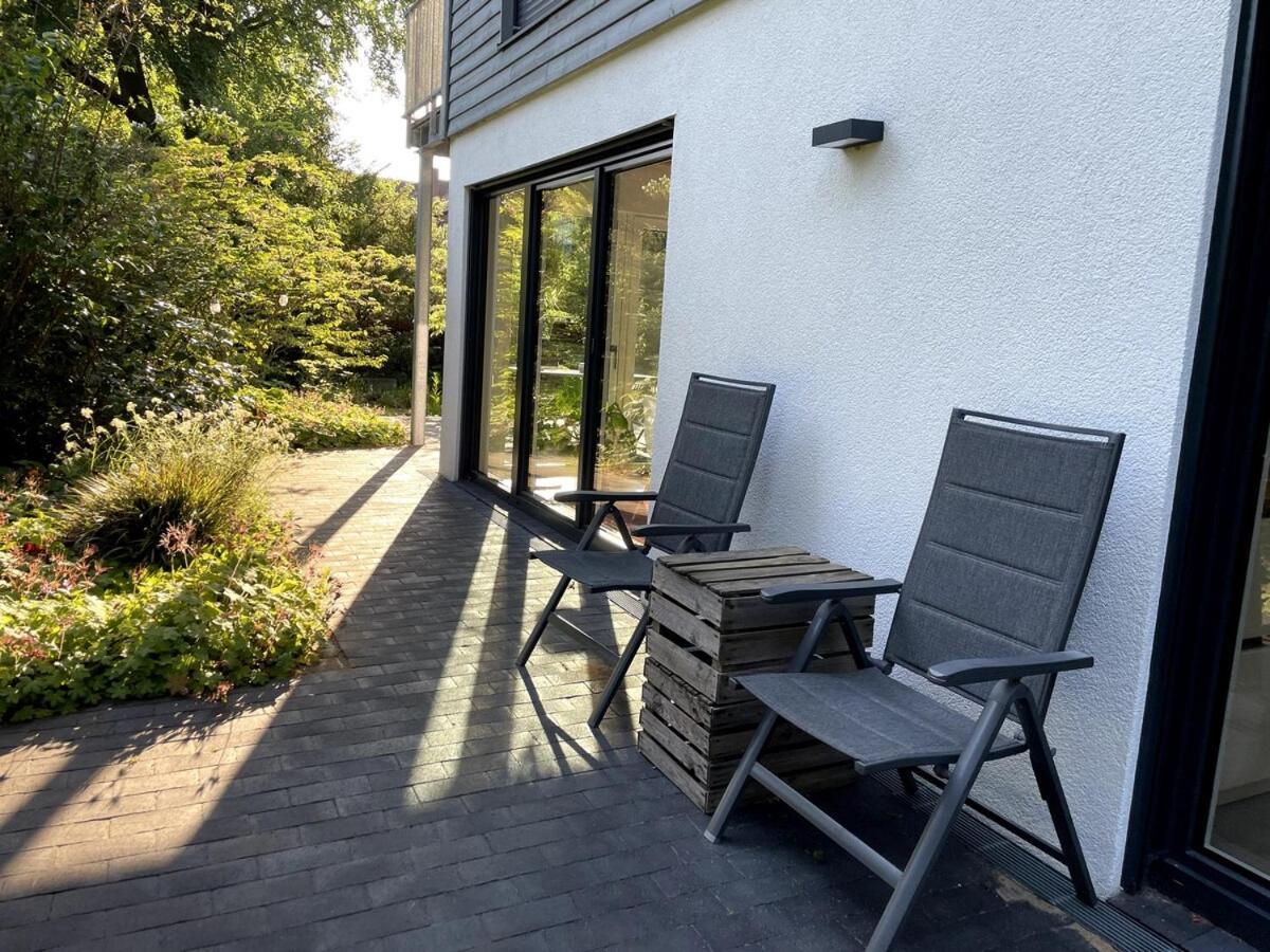 Modernes Holzhaus Im Skandinavischen Stil Mit Sauna, Garten Und 2 Katzen Нордерштедт Экстерьер фото