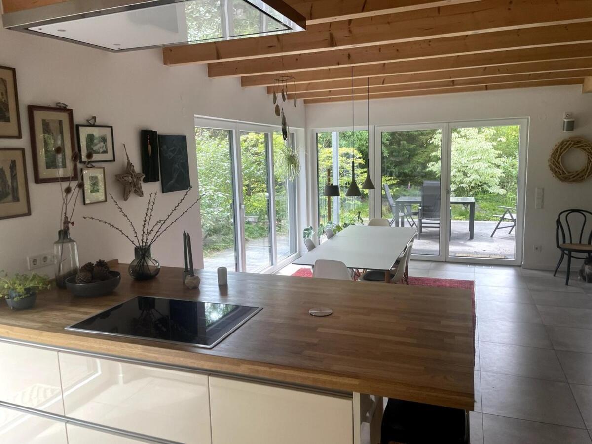 Modernes Holzhaus Im Skandinavischen Stil Mit Sauna, Garten Und 2 Katzen Нордерштедт Экстерьер фото