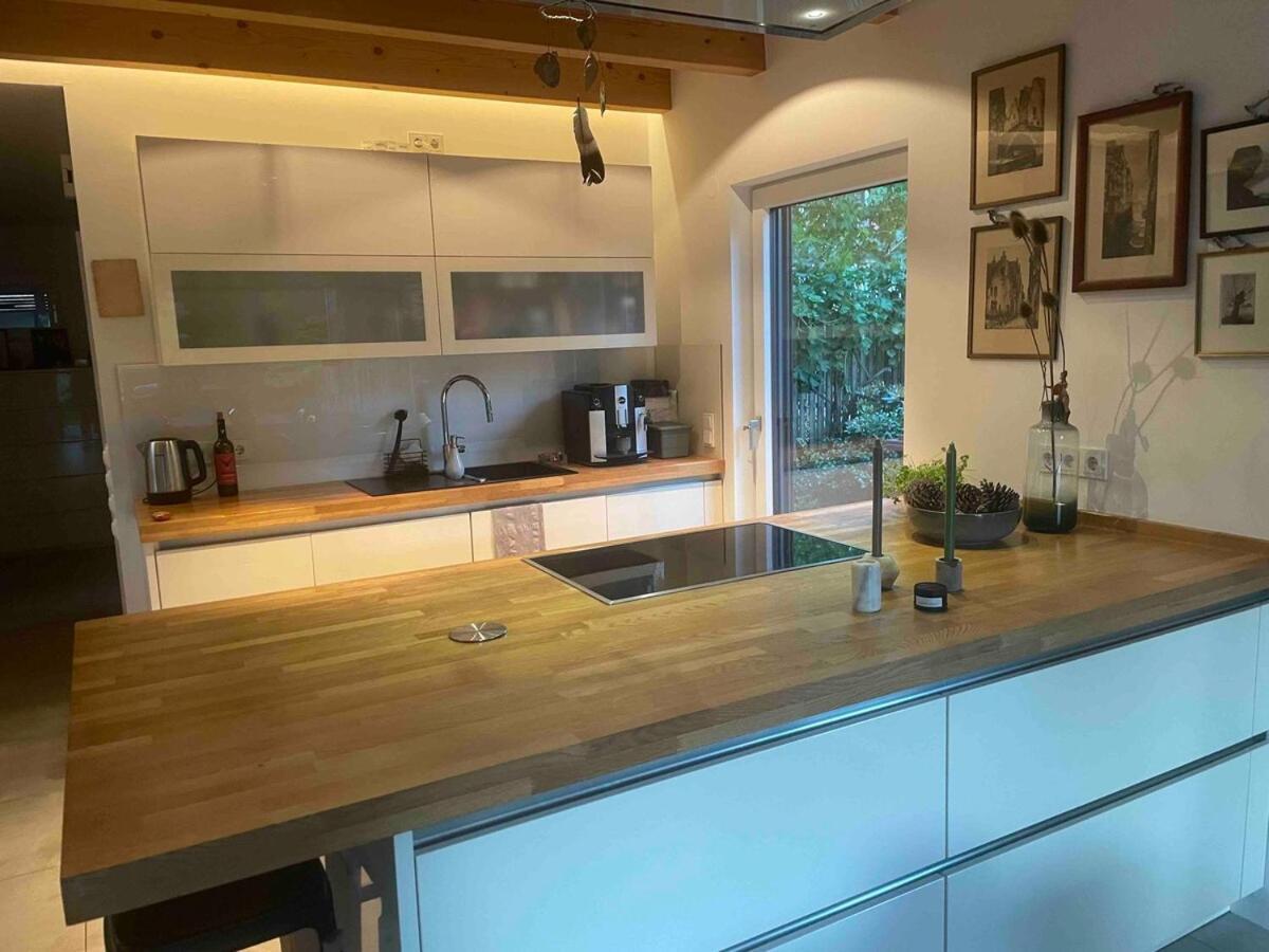 Modernes Holzhaus Im Skandinavischen Stil Mit Sauna, Garten Und 2 Katzen Нордерштедт Экстерьер фото