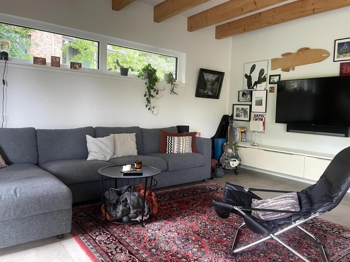 Modernes Holzhaus Im Skandinavischen Stil Mit Sauna, Garten Und 2 Katzen Нордерштедт Экстерьер фото