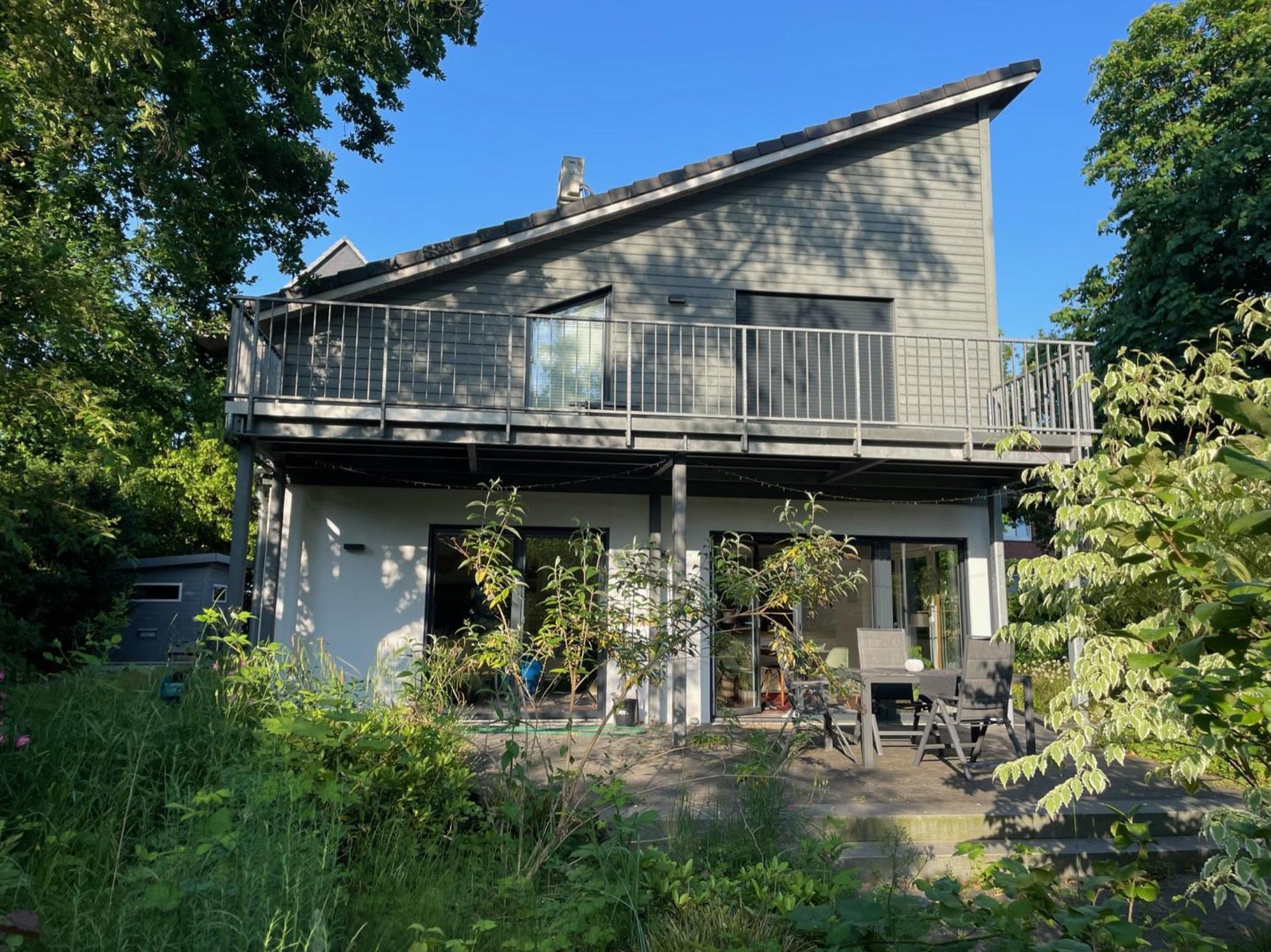 Modernes Holzhaus Im Skandinavischen Stil Mit Sauna, Garten Und 2 Katzen Нордерштедт Экстерьер фото